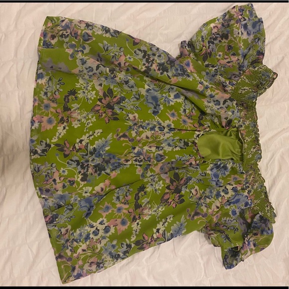 Lime green off the shoulder top - Picture 2 of 4